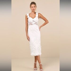 Exquisite Charisma White 3D Floral Bustier Tie-Strap Midi Dress
Lulus